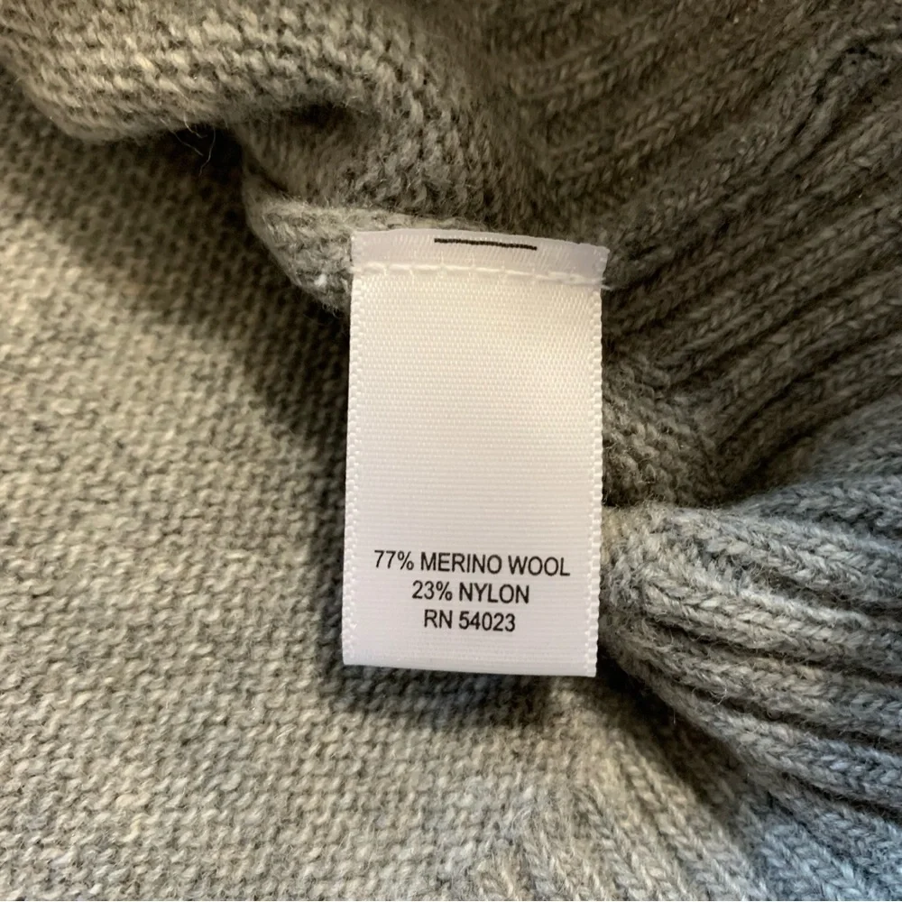 NWT Banana Republic Sweater Vest Gray Italian Yarn Merino Wool Mens XL Preppy